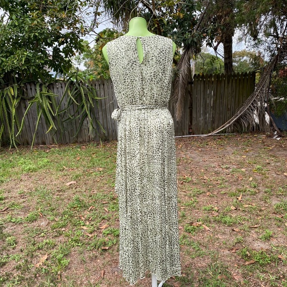 Alexa B Leaves Print Belted Shimmery Chiffon Maxi Dress Size 6 - Picture 5 of 9